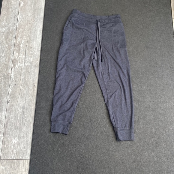 Lolë Joggers - Picture 1 of 4